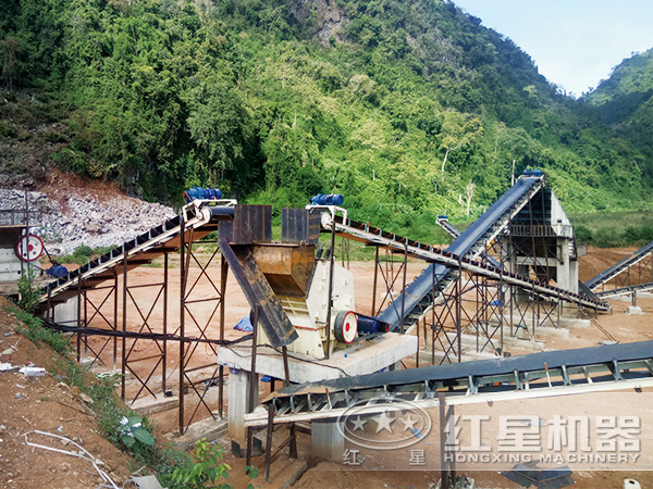 山石粉碎現場